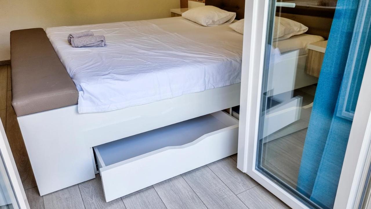 Deluxe Apartment F & M Tučepi Exteriér fotografie