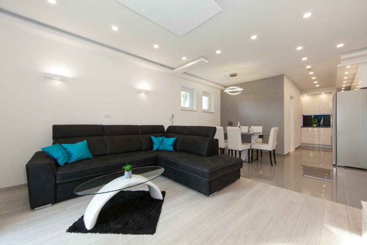 Deluxe Apartment F & M Tučepi Exteriér fotografie
